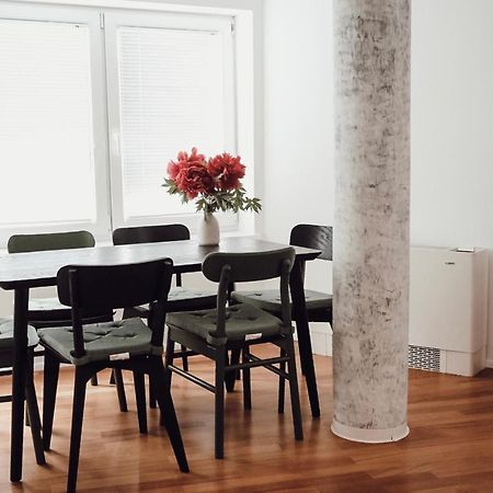Central Apartment Maister Кран Екстериор снимка