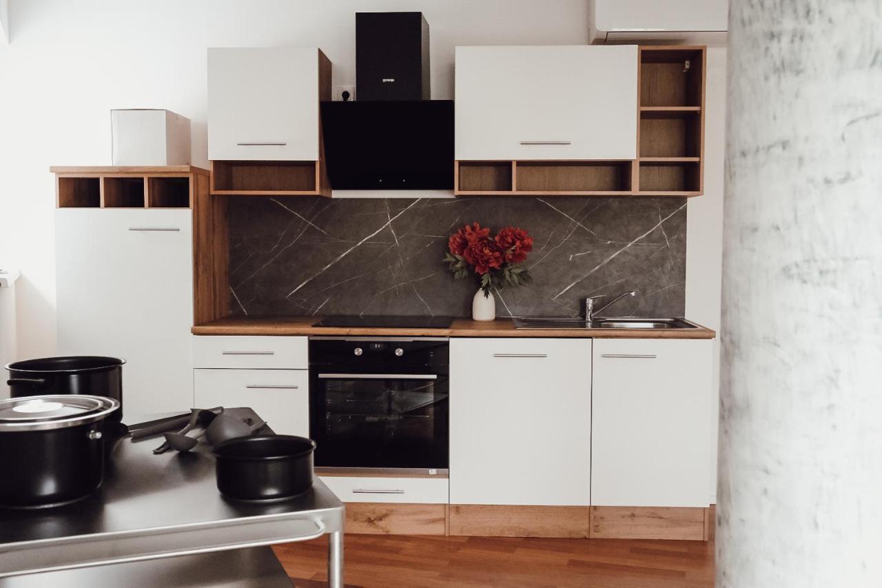 Central Apartment Maister Кран Екстериор снимка